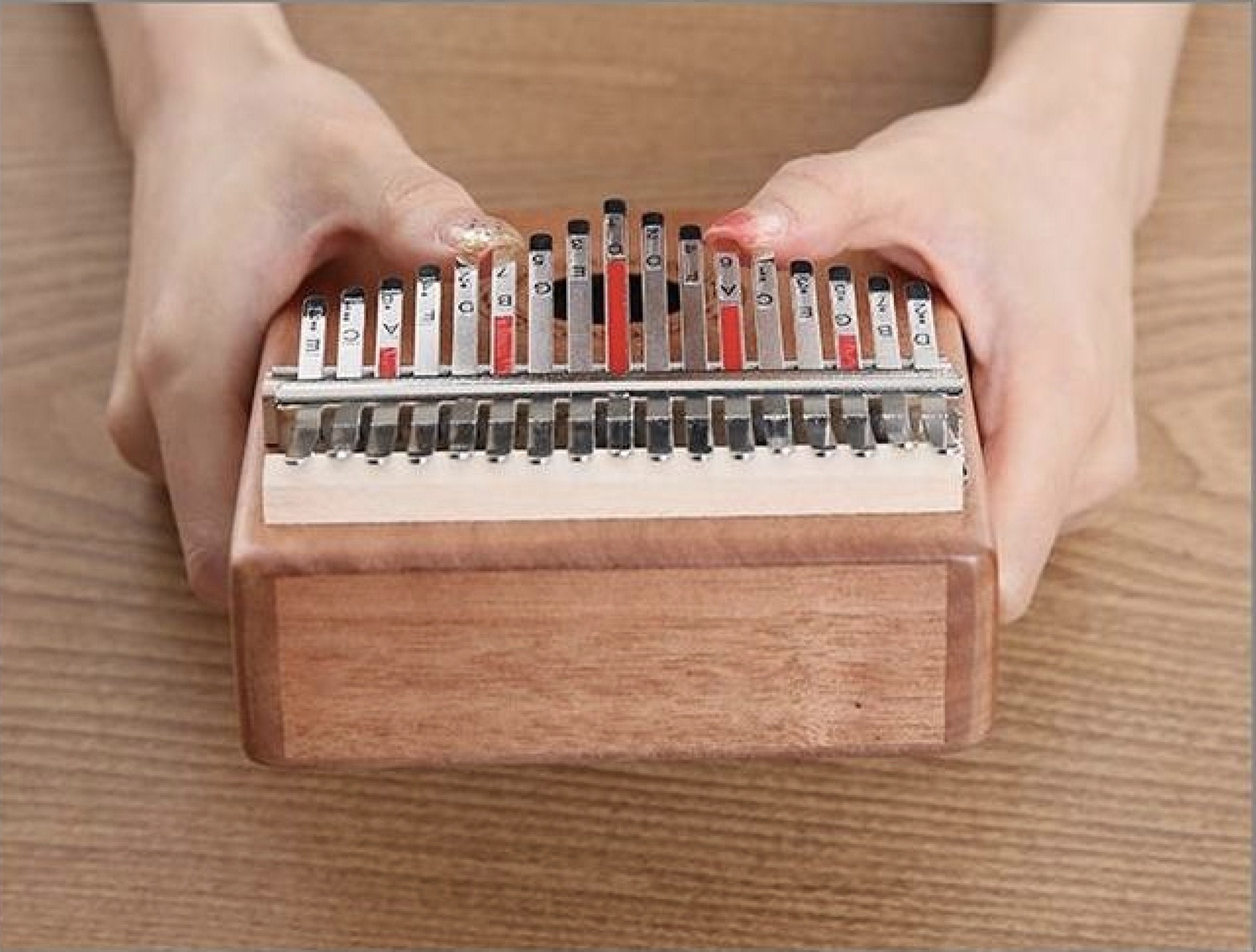 Wunderschöne 17 Schlüssel Kalimba (Tolle Geschenke)